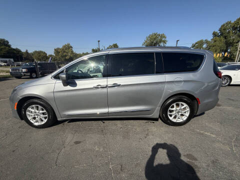 2020 Chrysler Pacifica Touring L