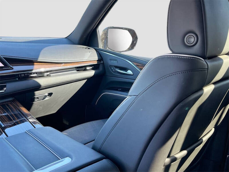 2024 Cadillac Escalade ESV Premium Luxury