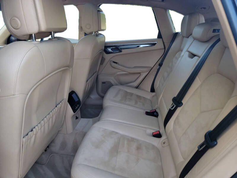 2015 Porsche Macan S