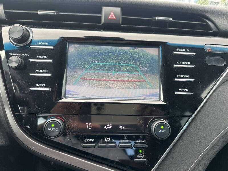 2018 Toyota Camry SE