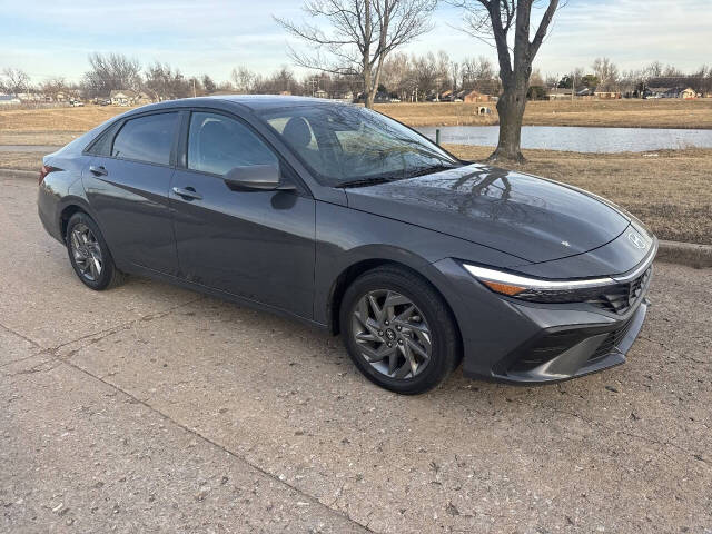 2024 Hyundai Elantra 2.0 SEL IVT's photo