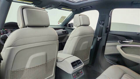 2024 Audi Q8 Sportback e-tron quattro Prestige S line