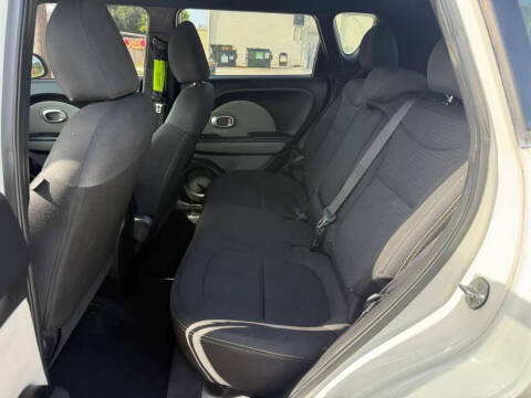 2015 Kia Soul +