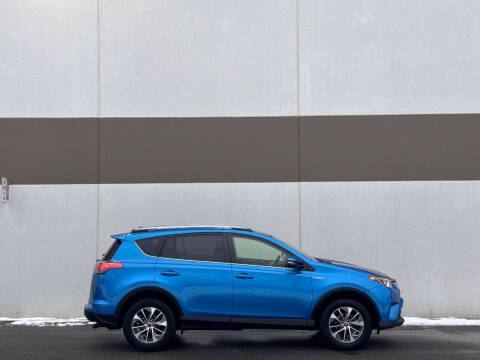 2017 Toyota RAV4 Hybrid XLE