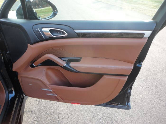 2016 Porsche Cayenne GTS