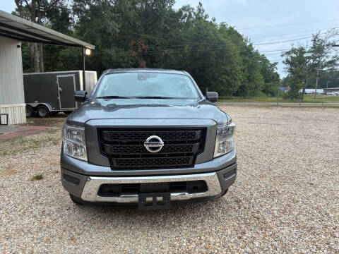 2023 Nissan Titan SV