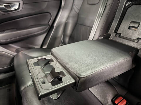 2023 Volvo XC60 Recharge T8 Plus Bright Theme