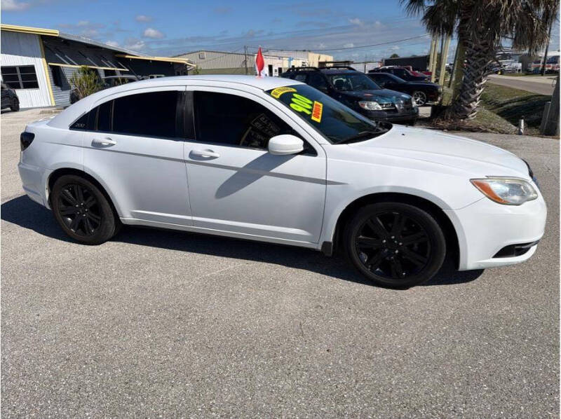 2013 Chrysler 200 LX