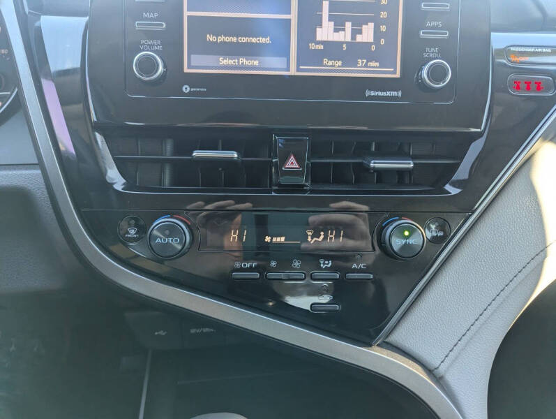 2022 Toyota Camry SE