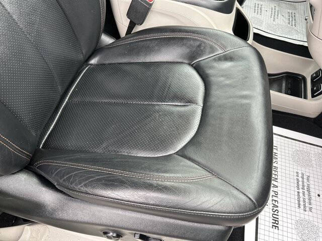 2017 Chrysler Pacifica Touring-L Plus