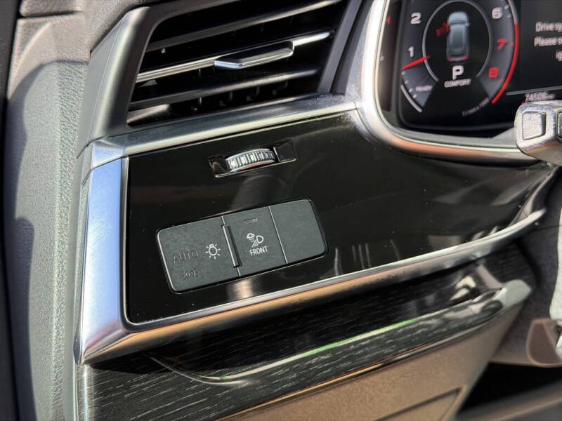 2019 Audi Q8 quattro Premium Plus 55 TFSI