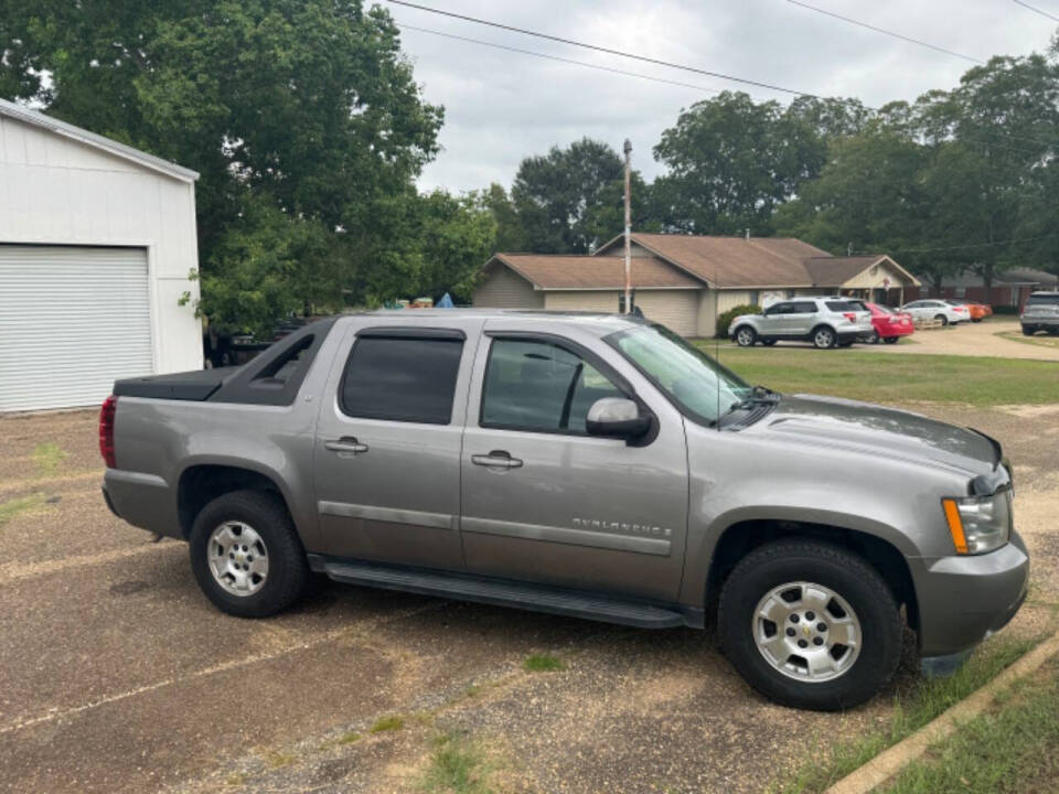 2007 Chevrolet Avalanche for sale at Coffee Auto Repair LLC in New Brockton, AL