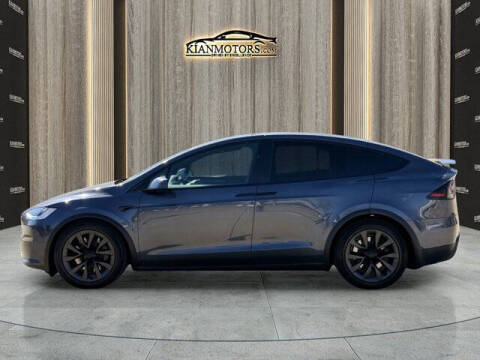 2023 Tesla Model X Standard Range