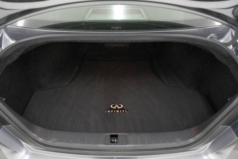 2017 Infiniti Q70 3.7
