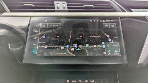 2021 Audi e-tron quattro Premium