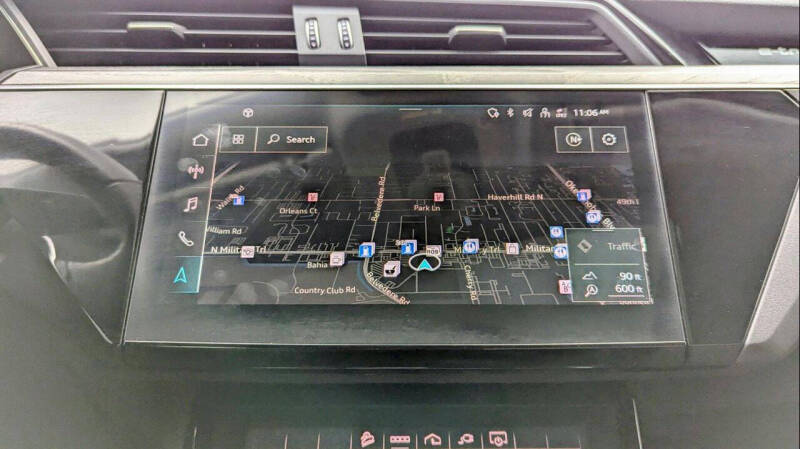 2021 Audi e-tron quattro Premium