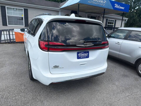 2022 Chrysler Pacifica Touring L