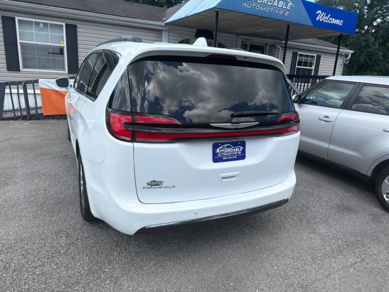 2022 Chrysler Pacifica Touring L