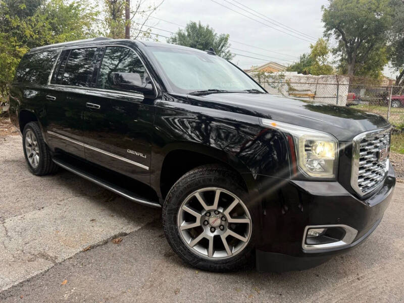 2019 GMC Yukon XL Denali's photo
