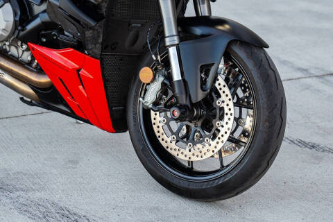 2023 Ducati Streetfighter V2