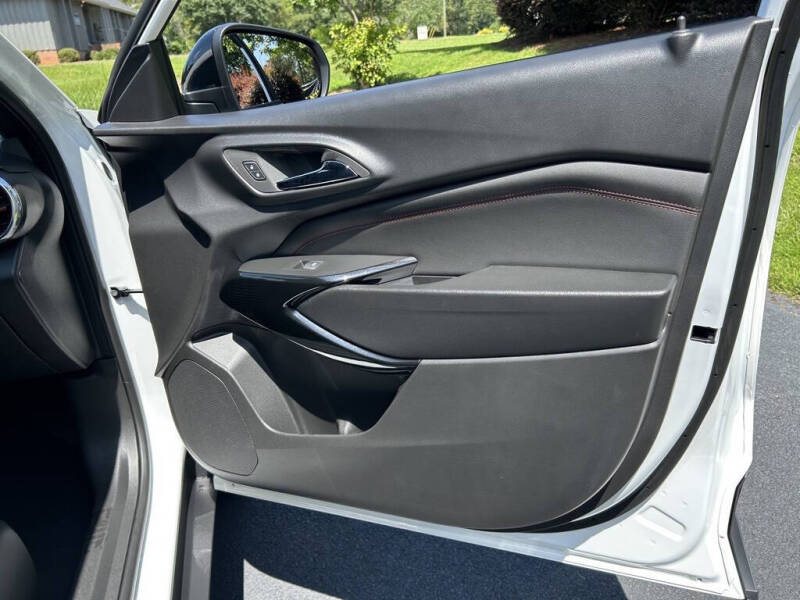 2025 Chevrolet Trax RS