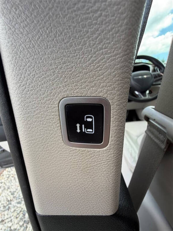 2017 Chrysler Pacifica Touring-L Plus