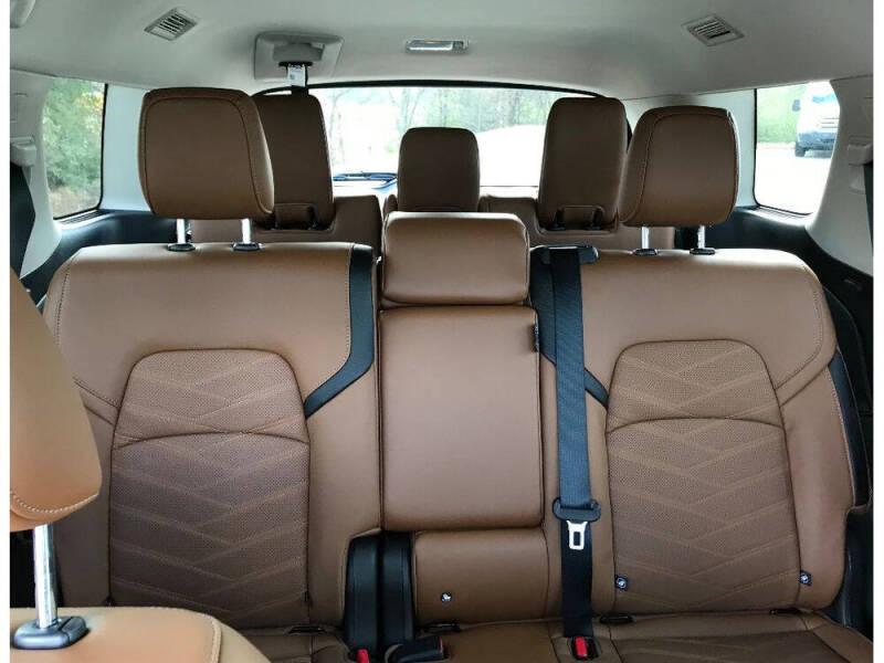 2025 Nissan Pathfinder Platinum