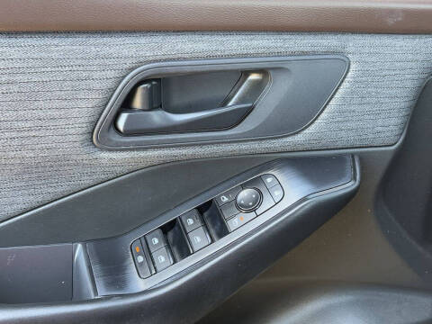 2023 Nissan Rogue S