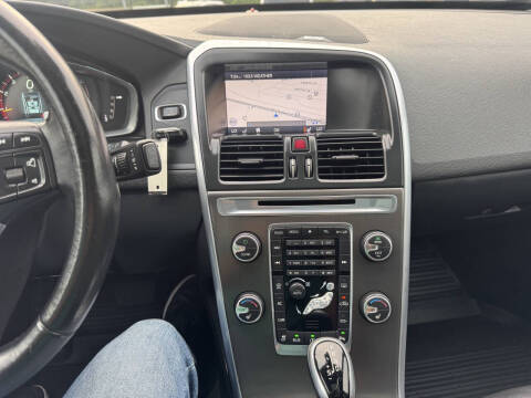 2015 Volvo XC60 T6 Drive-E Platinum