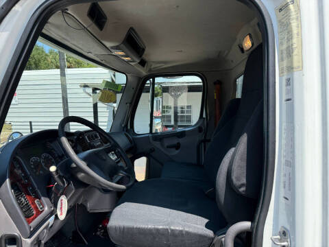 2017 Freightliner M2 106