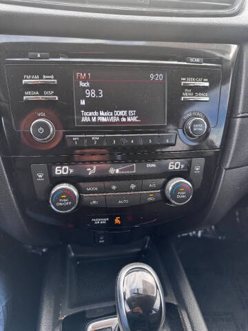 2017 Nissan Rogue SV