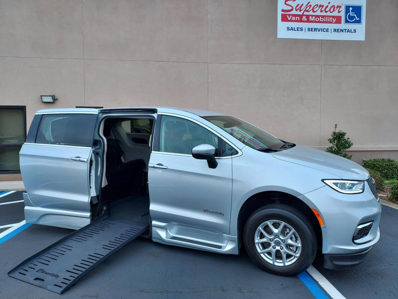 Silver 2023 Chrysler Pacifica Touring L Touring L 4dr Mini-Van 1