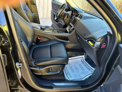 2018 Jaguar F-PACE 25t Premium
