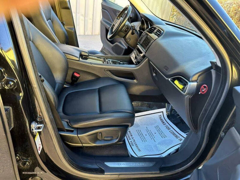 2018 Jaguar F-PACE 25t Premium