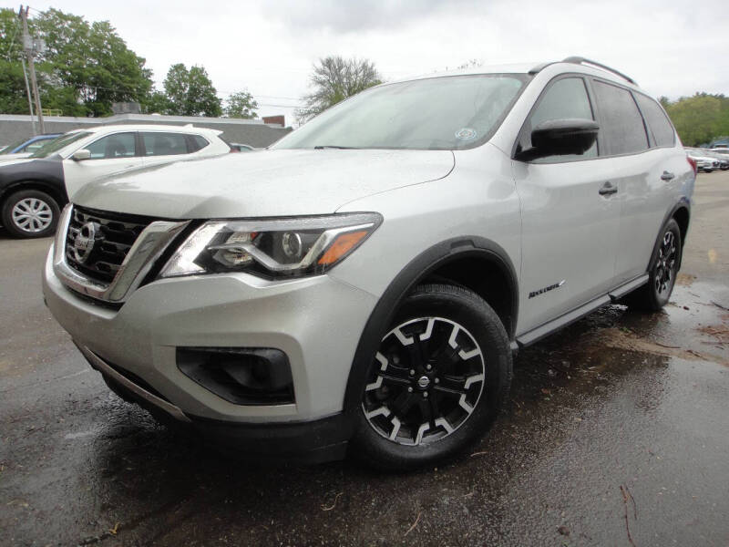 2019 Nissan Pathfinder SL's photo