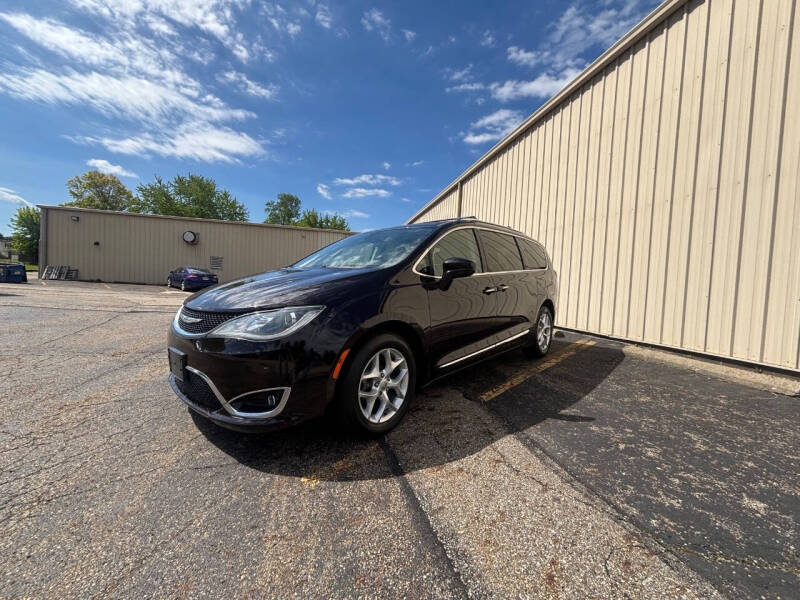 2017 Chrysler Pacifica Touring-L Plus