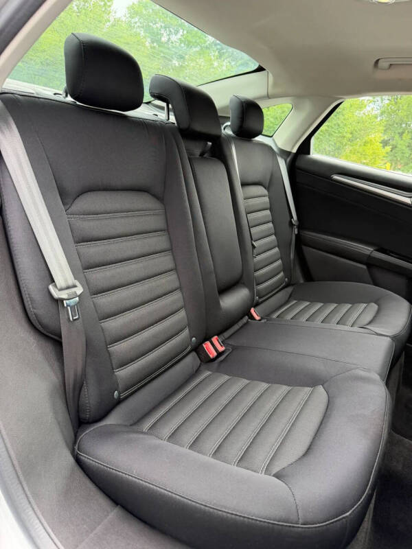 2015 Ford Fusion SE