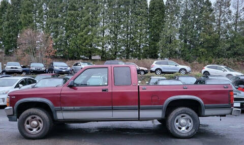 1995 Dodge Dakota for sale at CLEAR CHOICE AUTOMOTIVE in Milwaukie OR