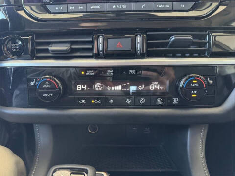 2025 Nissan Pathfinder SV