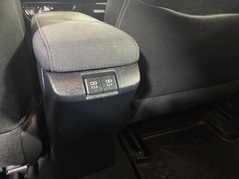 2019 Toyota Prius LE AWD-e