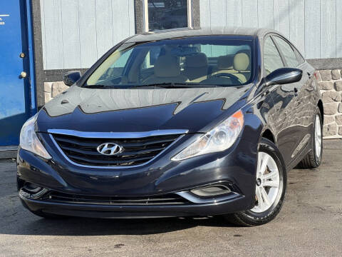 2013 Hyundai Sonata for sale at Dynamics Auto Sale in Highland IN