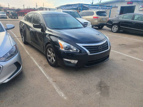 2015 Nissan Altima for sale at DFW AUTO FINANCING LLC in Dallas TX