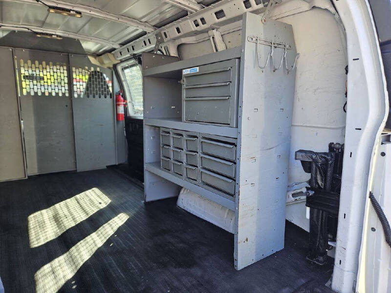 2017 Chevrolet Express 2500