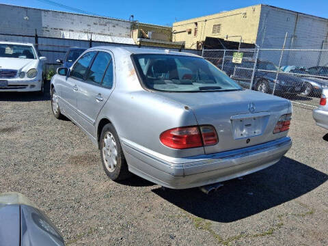 2000 Mercedes-Benz E-Class E 320
