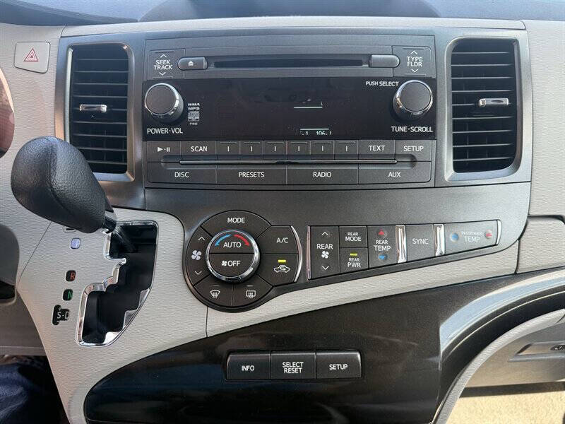 2014 Toyota Sienna