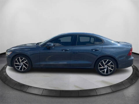 2020 Volvo S60 T5 Momentum