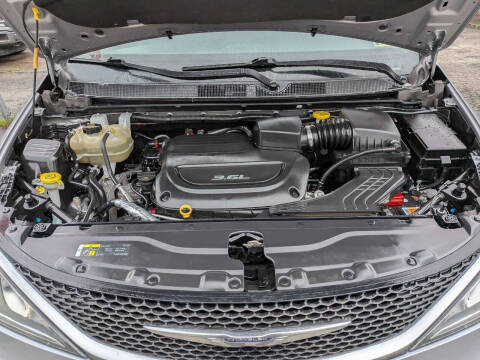 2017 Chrysler Pacifica Touring-L