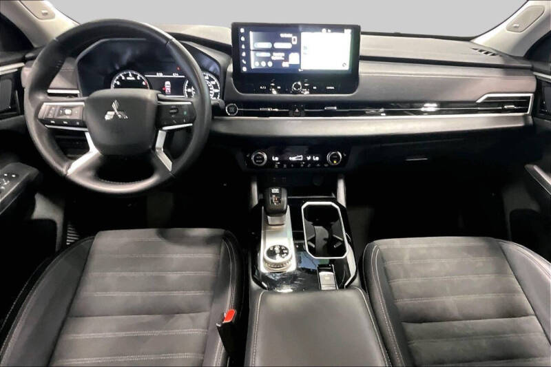 2025 Mitsubishi Outlander