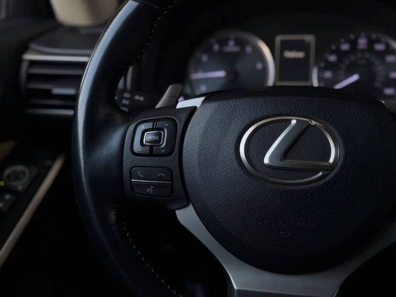 2017 Lexus IS 200t