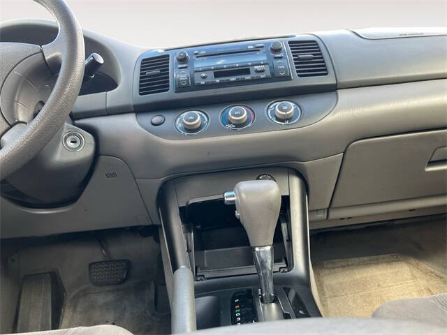 2005 Toyota Camry LE